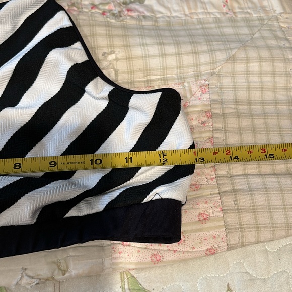 Lululemon small workout bra - Picture 3 of 3